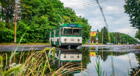 Тролейбус ЗіУ-682В
